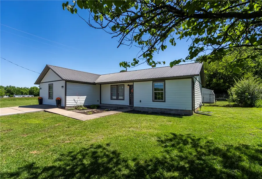 800 SW 3rd Avenue, Gravette, AR 72736 - #2
