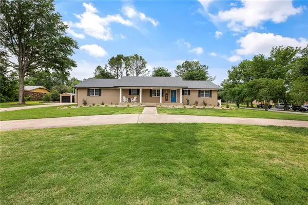 1609 SW 2nd Street, Bentonville, AR 72712