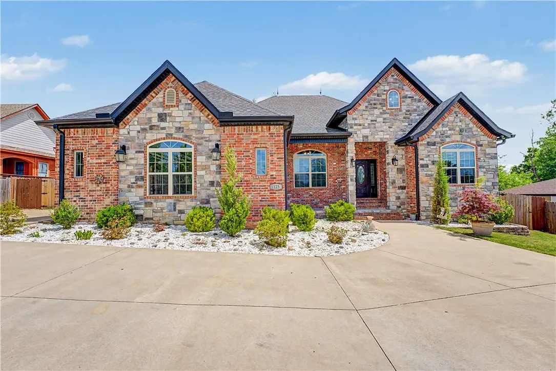 1123 13th Street, Rogers, AR 72758 - #1