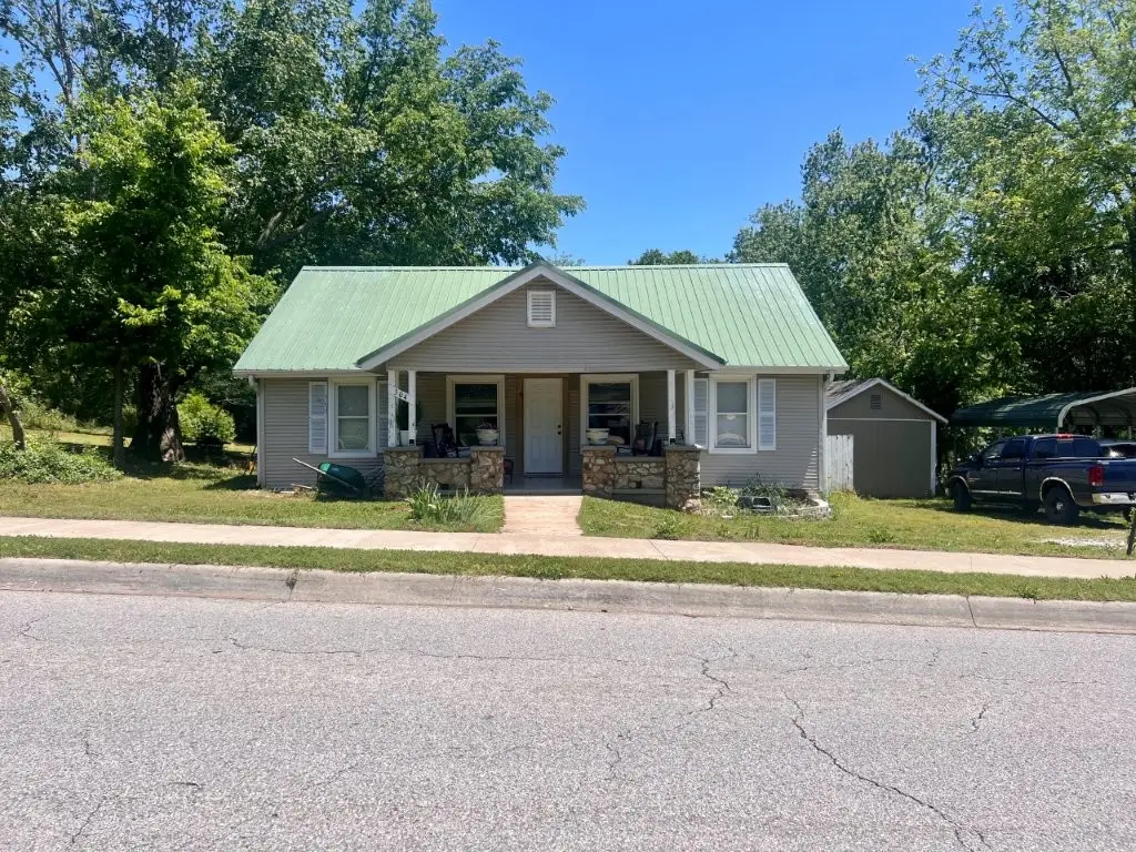 504 N College Street, Huntsville, AR 72740 - #1