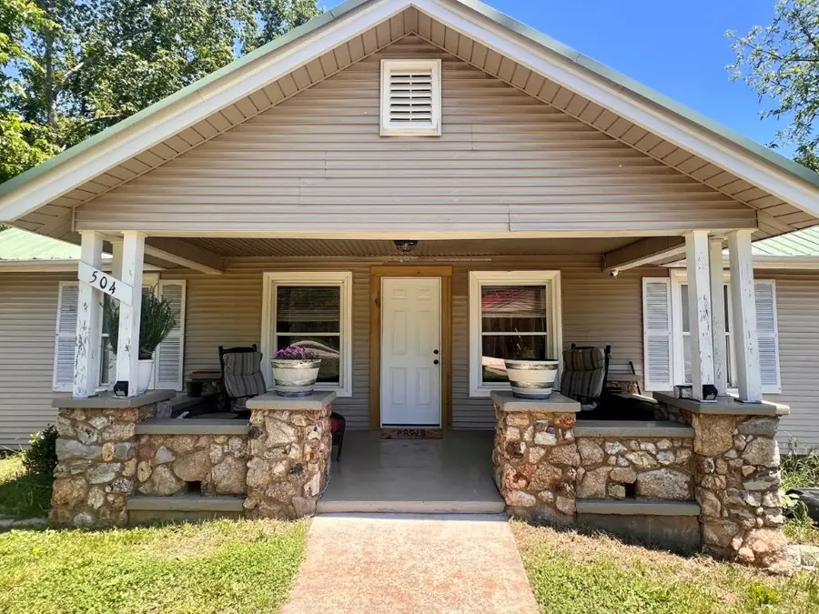 504 N College Street, Huntsville, AR 72740 - #2