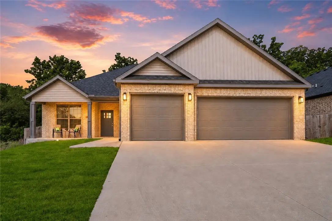 1431 Leslie Street, Bentonville, AR 72713 - #1