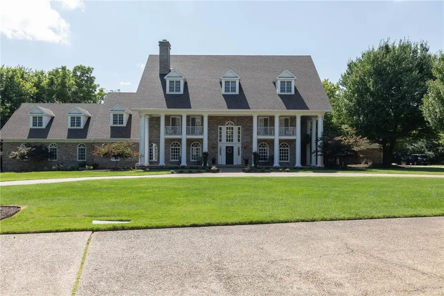 2669 Sherwood, Fayetteville, AR 72703 - #2