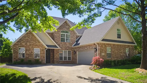 2394 N Water Oak Drive, Fayetteville, AR 72704