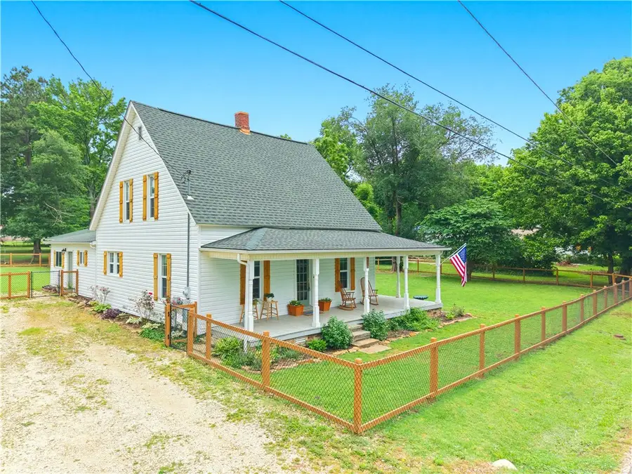 202 W Graham Street, Prairie Grove Township, AR 72753 - #3