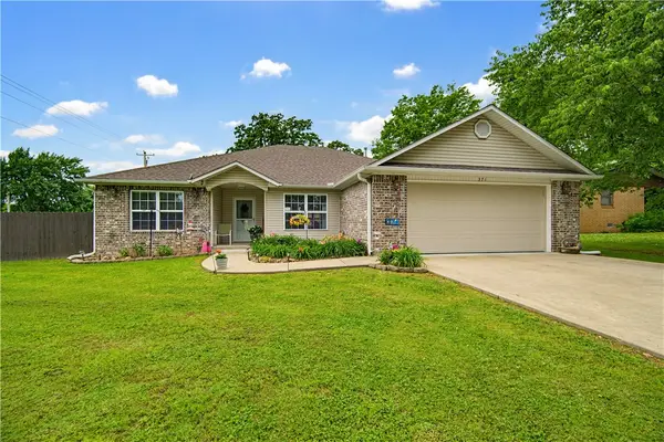 371 S Virginia Avenue, Gentry, AR 72734