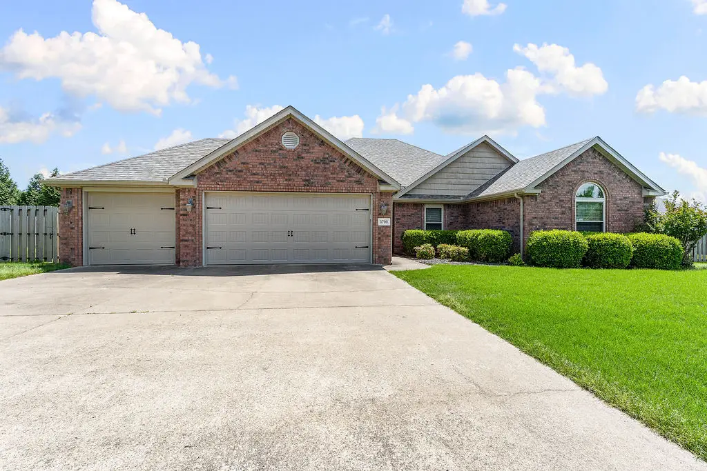 3700 NE Oaktrace Avenue, Bentonville, AR 72712 - #1