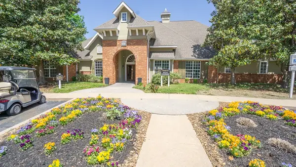 4261 NE Meadow Creek Circle #306, Fayetteville, AR 72703