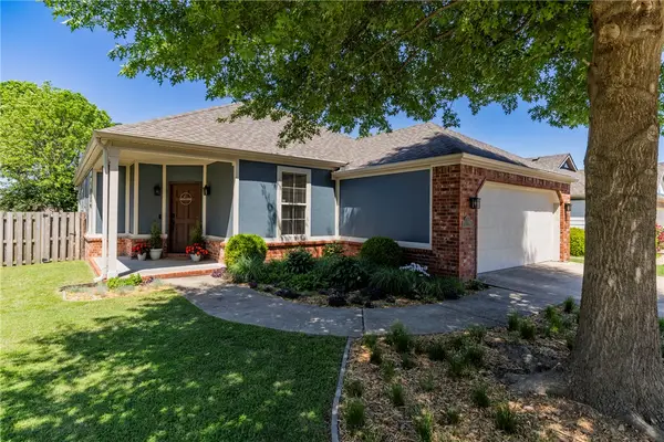 2643 N Sierra Avenue, Fayetteville, AR 72703