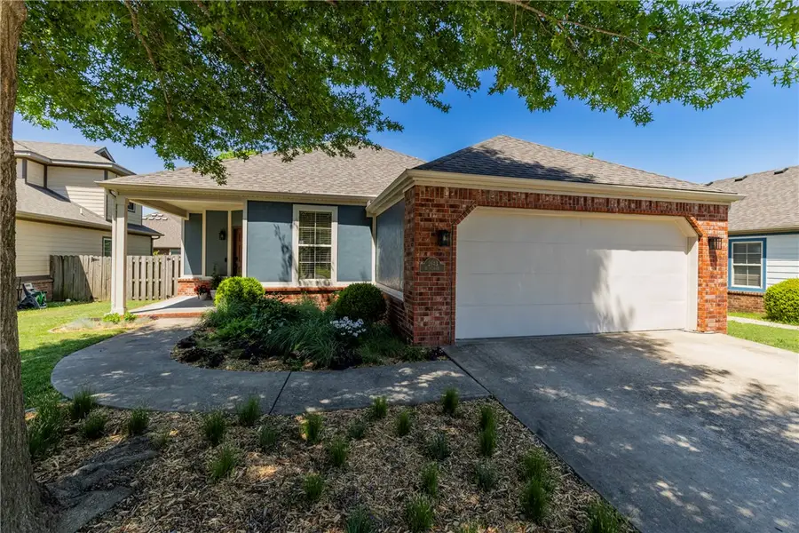 2643 N Sierra Avenue, Fayetteville, AR 72703 - #2