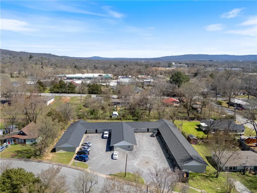 1212 S Dunn Avenue, Fayetteville, AR 72701 - #2