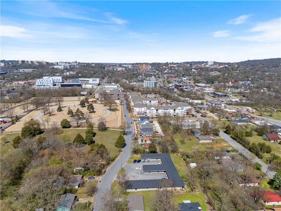 1212 S Dunn Avenue, Fayetteville, AR 72701 - #3