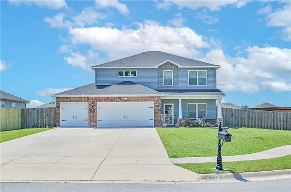 2104 Medford Court, Siloam Springs, AR 72761