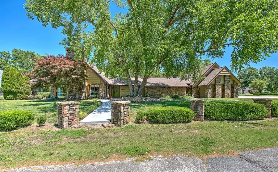 2402 NW Linebarger Lane, Bentonville, AR 72712 - #2