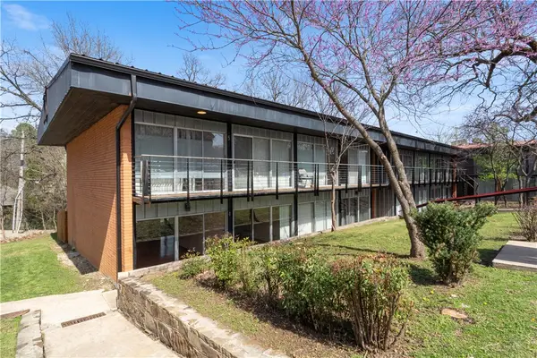 8, 12 S Hill S., Fayetteville, AR 72701