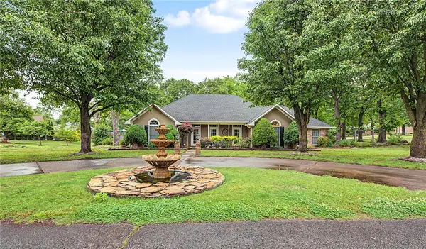 400 NW Linebarger Lane, Bentonville, AR 72712