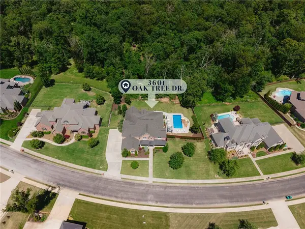 3601 Oak Tree Drive, Centerton, AR 72719
