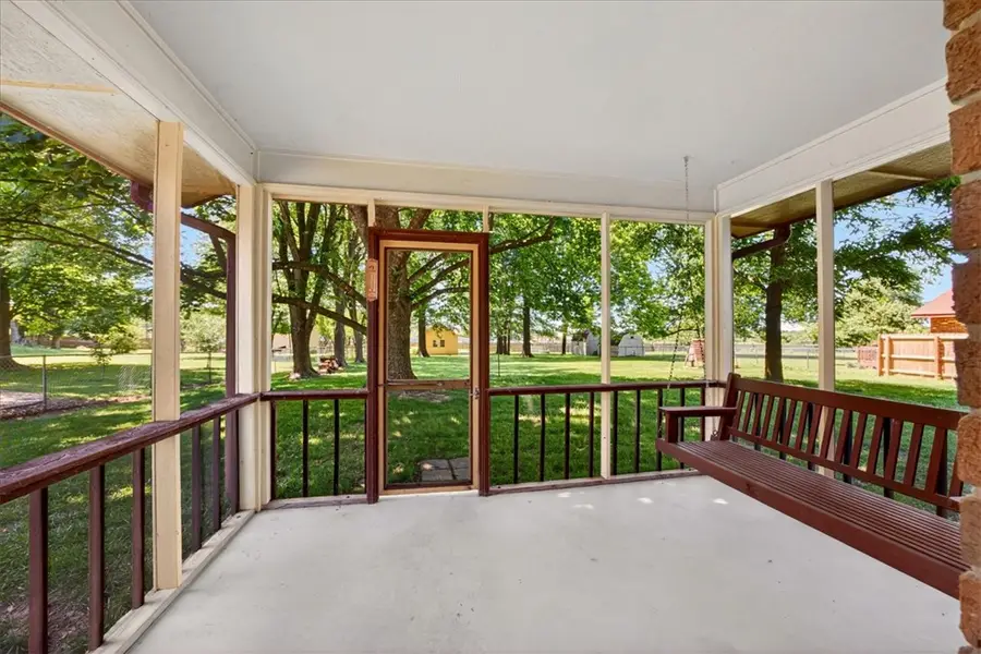 5586 Walden Street, Lowell, AR 72745 - #2