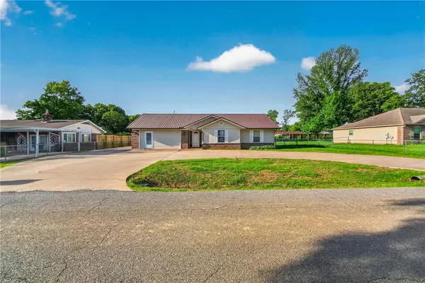 155 Frost Street, Pea Ridge, AR 72751