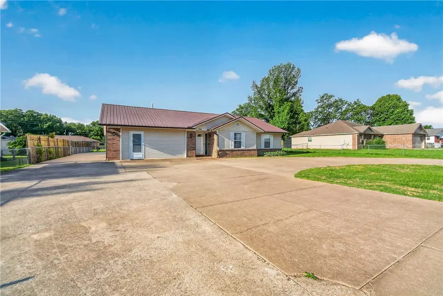 155 Frost Street, Pea Ridge, AR 72751 - #3
