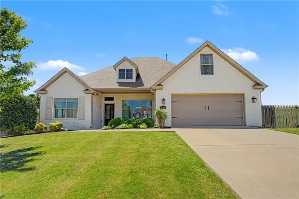 5900 S 67th Street, Cave Springs, AR 72718