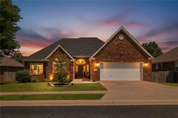 605 SW Duke Avenue, Bentonville, AR 72712
