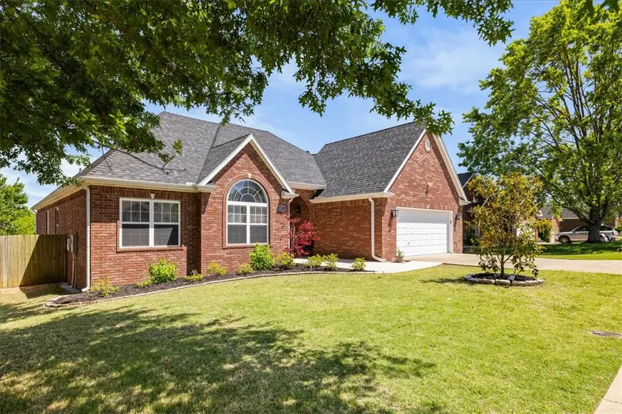 605 SW Duke Avenue, Bentonville, AR 72712 - #3