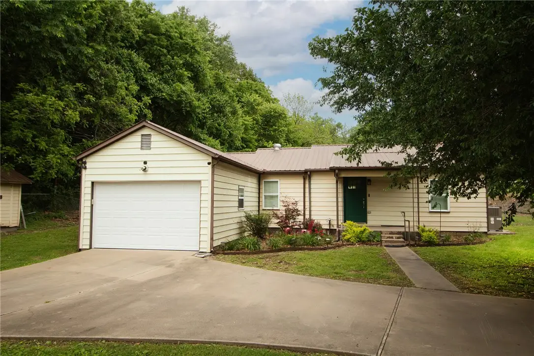 8504 Goose Creek Road, Fayetteville, AR 72704 - #1