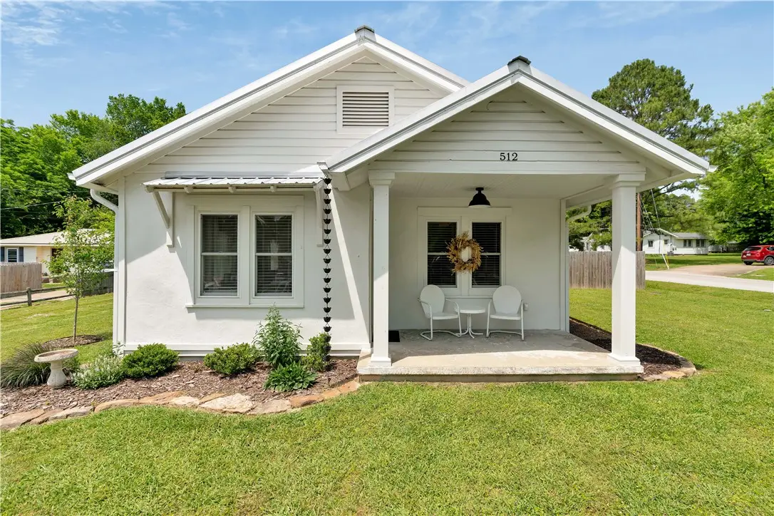 512 E Buchanan Street, Prairie Grove, AR 72753 - #1