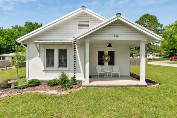512 E Buchanan Street, Prairie Grove, AR 72753