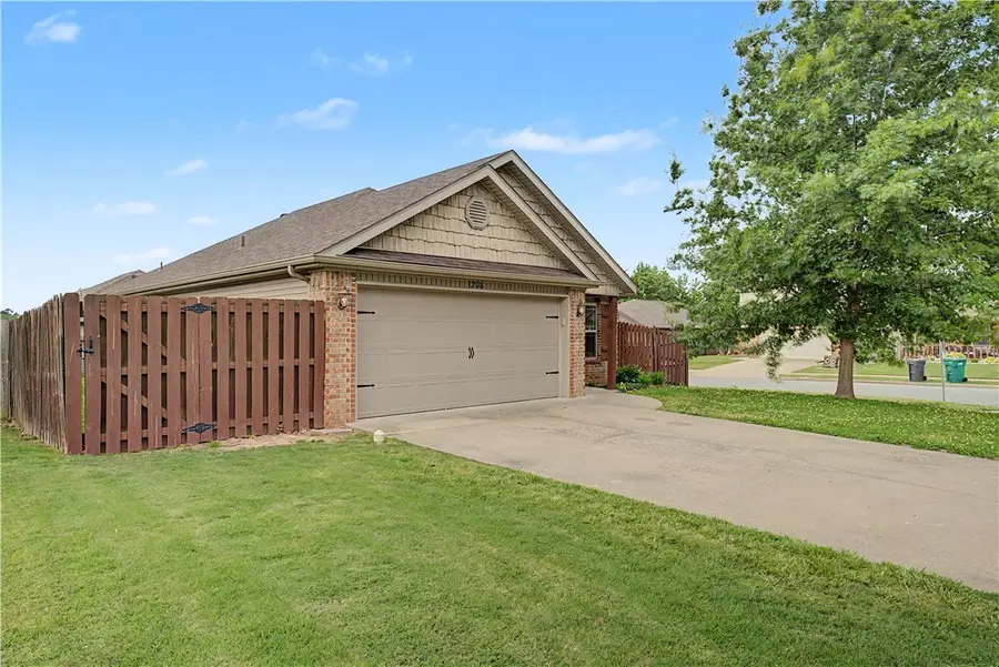 1208 W Berkeley Avenue, Rogers, AR 72758 - #2