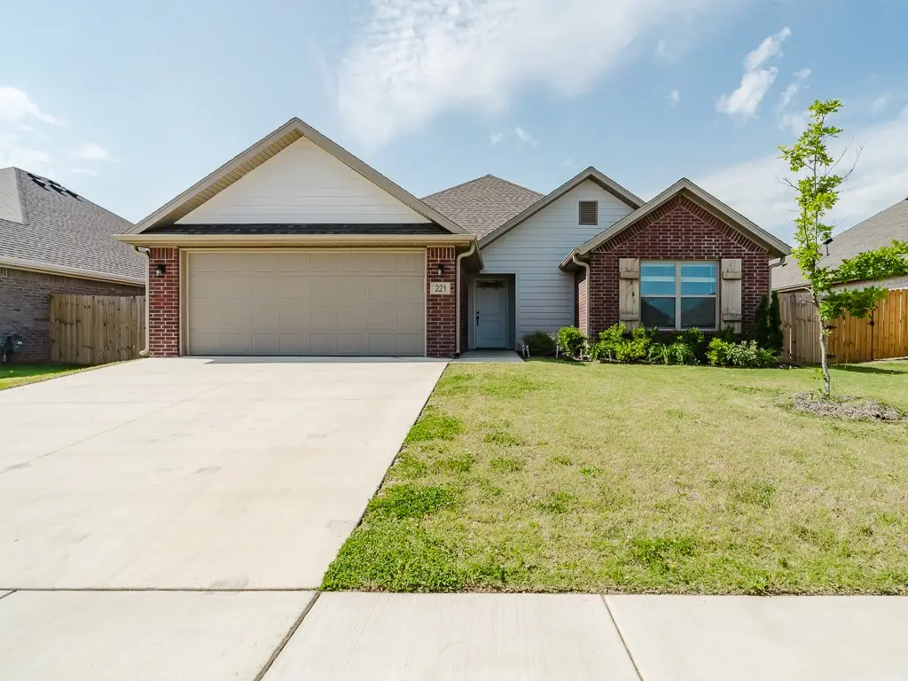221 Palm Street, Bentonville, AR 72713 - #1