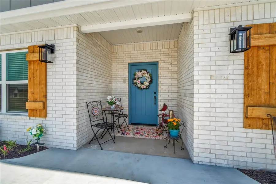 142 N Box Turtle Avenue, Farmington, AR 72730 - #2
