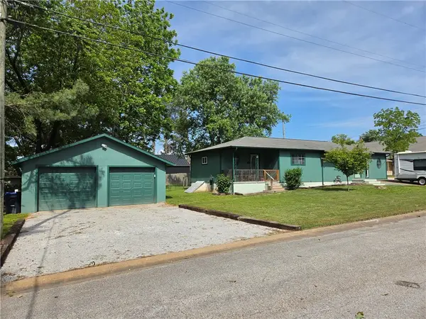 224 N Adams Street, Harrison, AR 72601