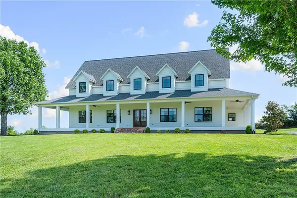 3203 W Quapaw Road, Rogers, AR 72758