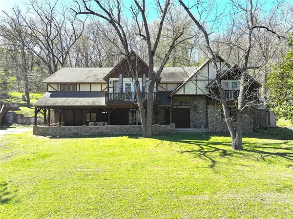187 Old Ozark Trail, Noel, MO 64854