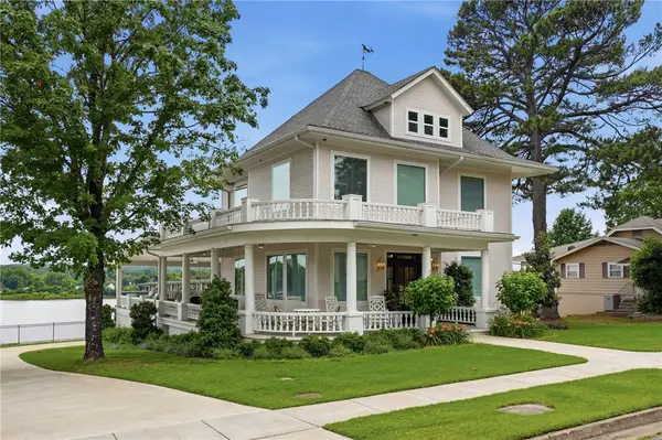 601 W River Street, Ozark, AR 72949