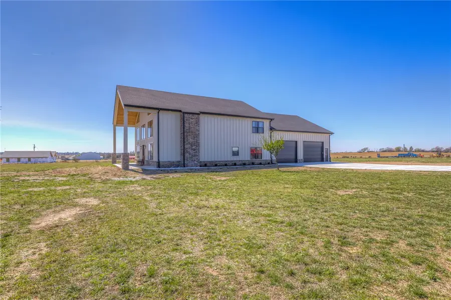 13917 Hwy 82, Tahlequah, OK 74464 - #2
