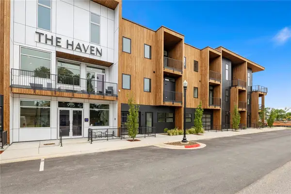 905 4th Street #201, Bentonville, AR 72712