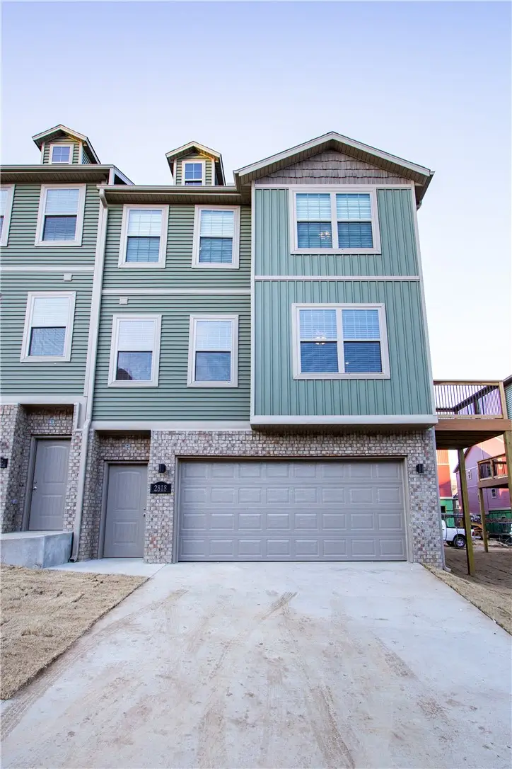 2818 W Auburn Drive, Fayetteville, AR 72704 - #1