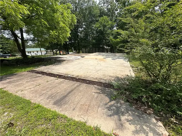 320 Hazelwood, Diamond City, AR 72630