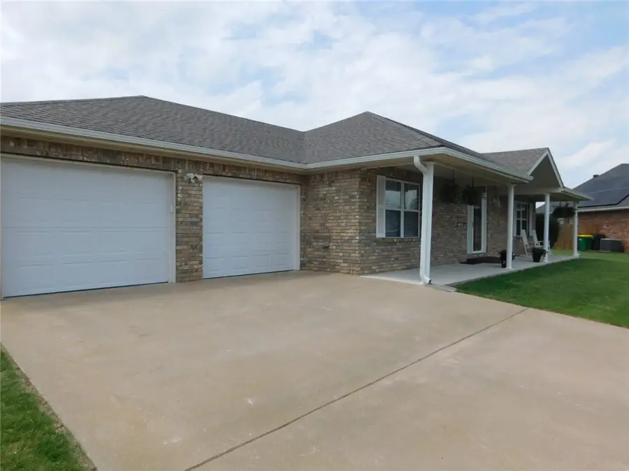 206 W Cedar Brook Place, Farmington, AR 72730 - #2