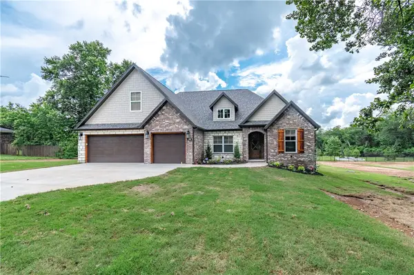 3053 E Shelton Road, Fayetteville, AR 72703