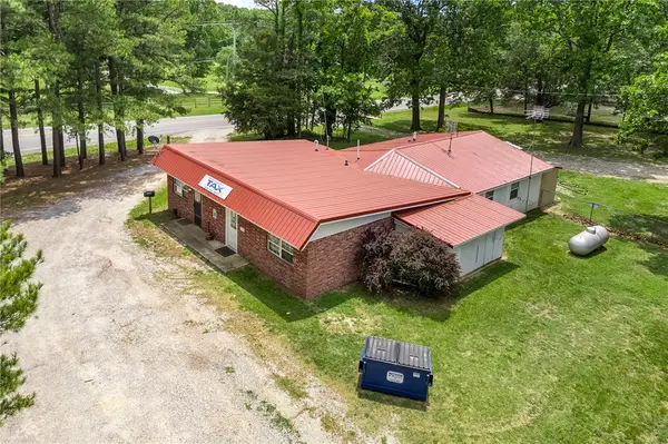 10381 N 7 Highway, Harrison, AR 72601