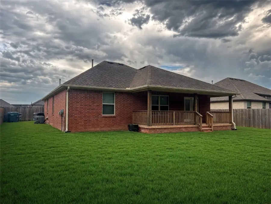 1011 Hampton Street, Tontitown, AR 72762 - #2
