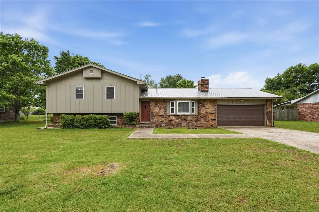 1902 W Granite Street, Siloam Springs, AR 72761 - #1