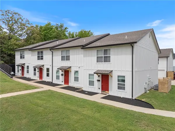 950-956 Eagle & 825-831 Oakland Street, Fayetteville, AR 72701