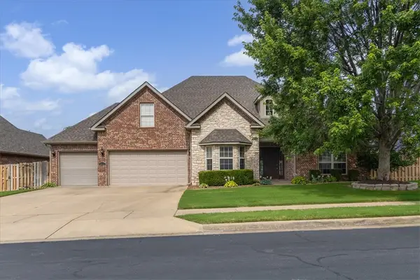 3900 SW Stonefield Street, Bentonville, AR 72712