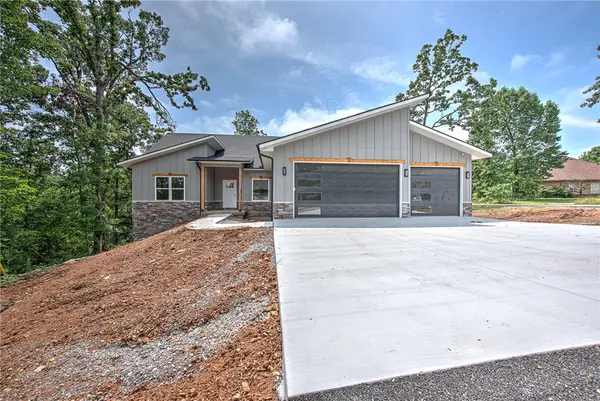 2 Grier Lane, Bella Vista, AR 72715