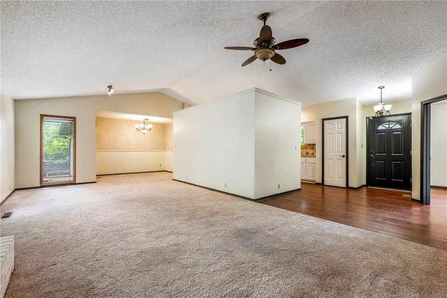 4 Cherhill Drive, Bella Vista, AR 72714 - #3